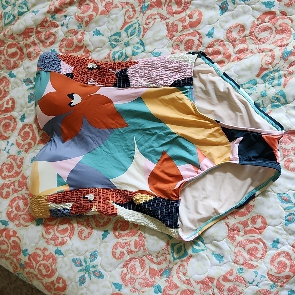 LAUNDRY by Shelli Segal one piece strapless swimsuit, size XS‎